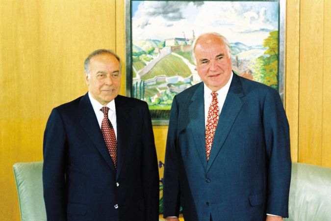 Heydər Əliyev və AFR kansleri Helmut Koll. Bonn, 2 iyul 1996.