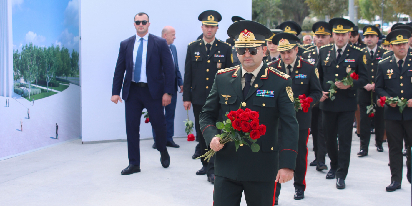 Strateji Obyektlərin Mühafizəsi Dövlət Agentliyinin rəhbər heyəti Anım Günündə Zəfər parkında olub