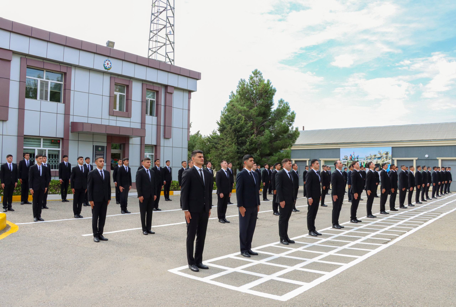 Strateji Obyektlərin Mühafizəsi Dövlət Agentliyində müddətdən artıq həqiqi hərbi xidmətə qəbulla əlaqədar gənclərin növbəti sıra baxışı keçirilib